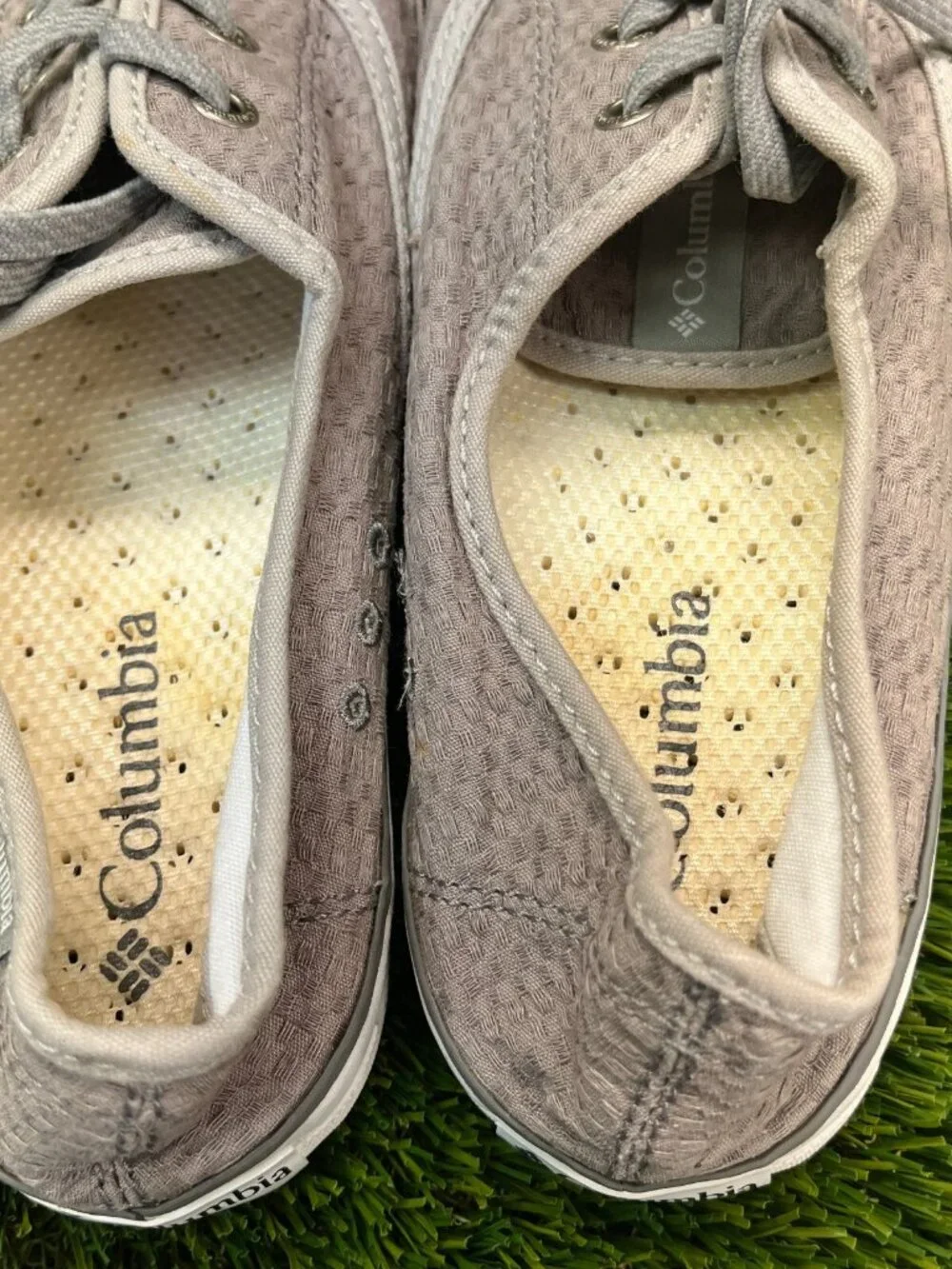 Columbia Vulc N Vent Womens Size 9.5‎ Gray White Casual Walking Shoes Flats